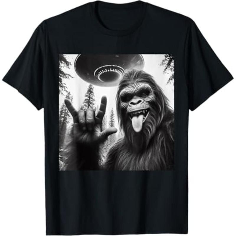 short sleeve shirt Funny Sasquatch Bigfoot Rock On Selfie With T-Shirt