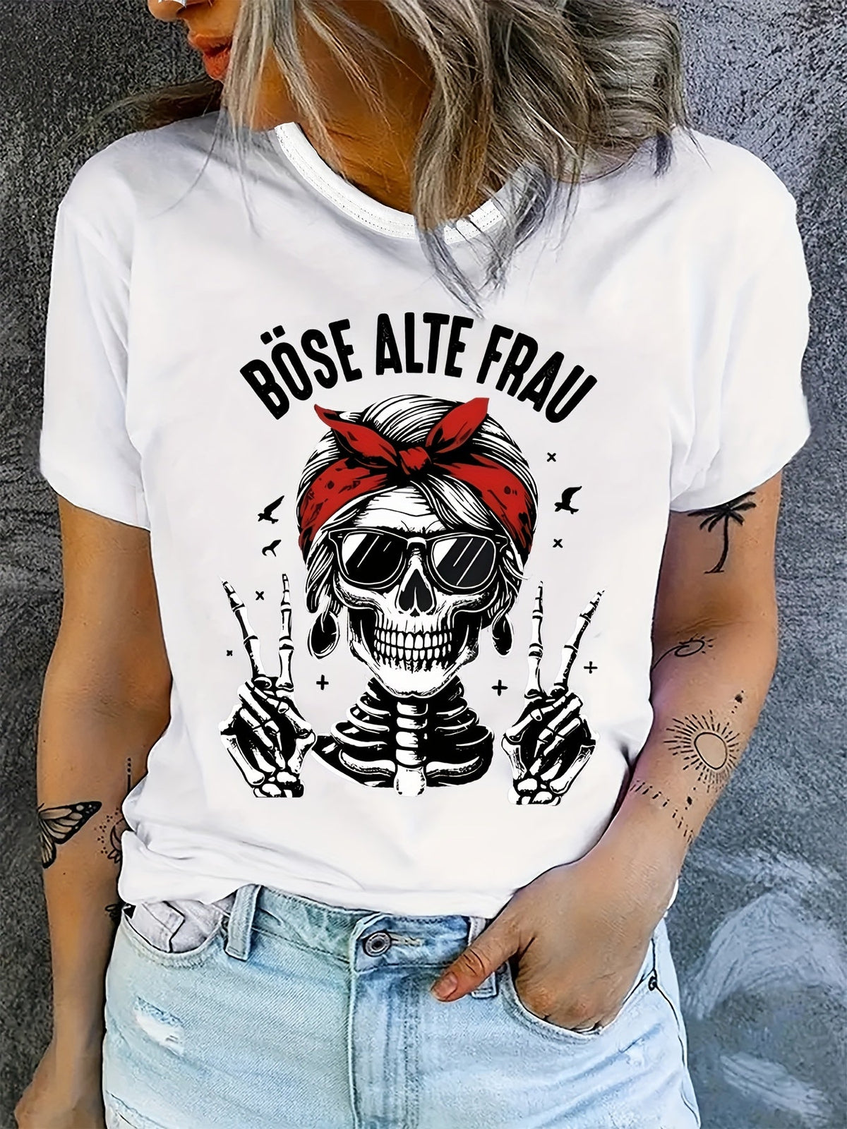 Böse Alte Frau T-Shirt, Funny Skull With Sunglasses Graphic Tee, Women's Cotton Crew Neck Short Sleeve Casual Top